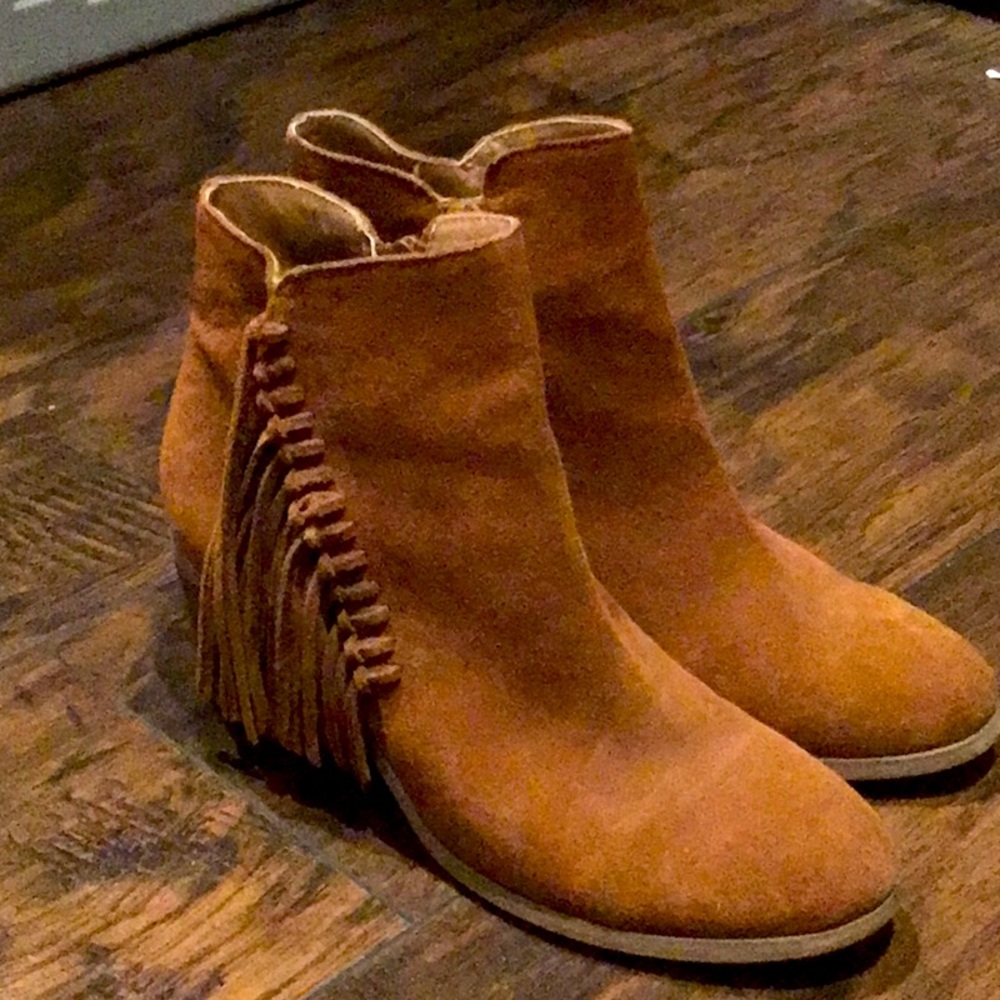 Reaction by Kenneth cole Booties